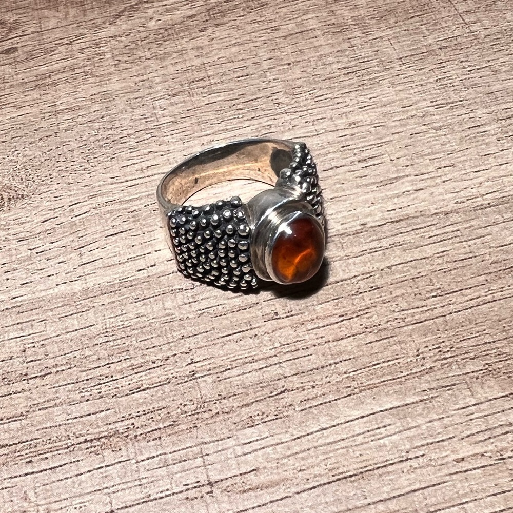 Amber ring - Picture 2 of 3